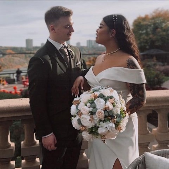 Meet your Posher, Jomila - Picture 1 of 1